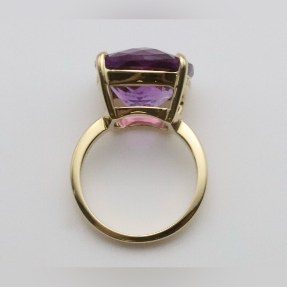 TIFFANY & Co. 18 ct Yellow Gold Ring with Amethyst Gemstone